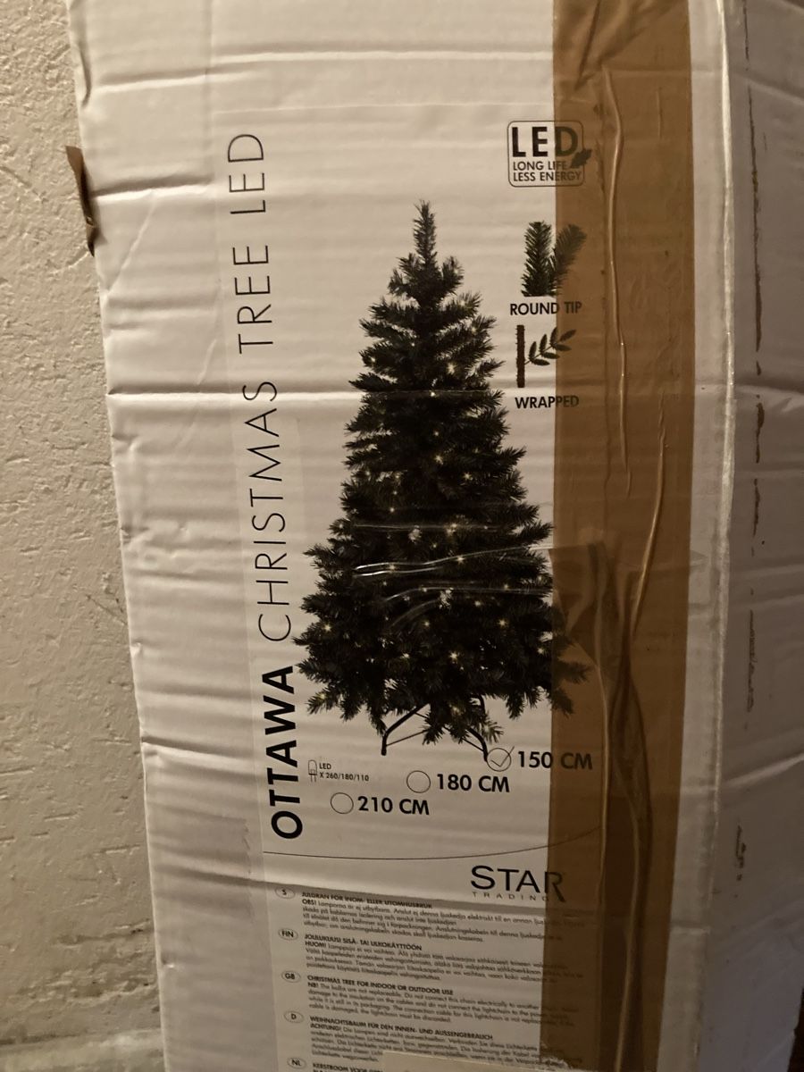 Tutte le decorazioni: Weignachtsbaum mit lights – Usato da St. Gallen venduto da Parrotb