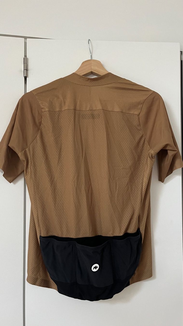 Assos Leibchen & Hosen: Assos Trikot Grösse M – Gebraucht aus Bern von pengozoid 2