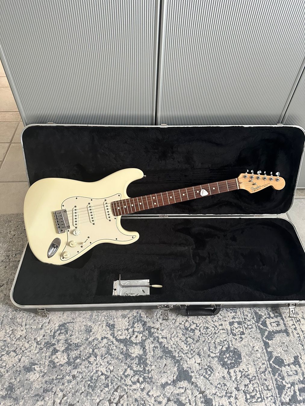Fender Strumenti musicali: Fender Stratocaster 1992 Olympic White – Usato da Watt venduto da Gini120
