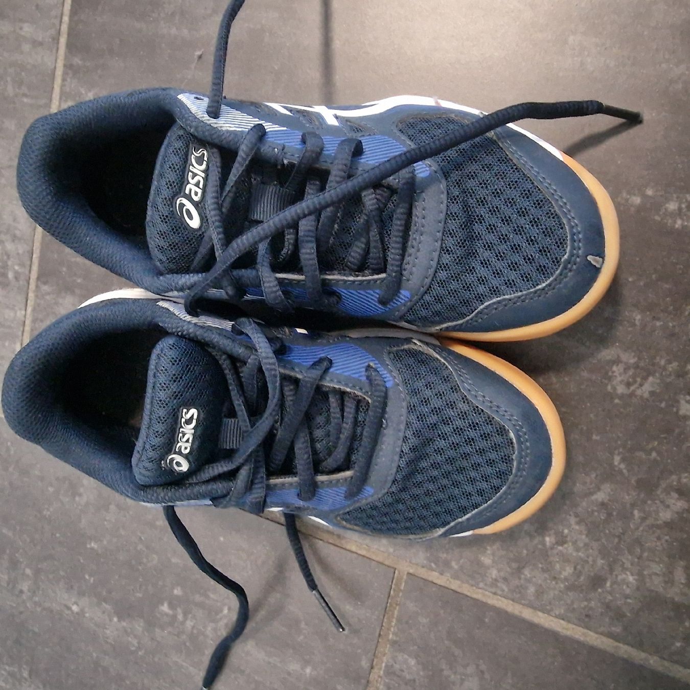 Scarpe per ragazzi: Hallenschuh Asics 32.5 – Usato da Nänikon venduto da Butterfly_123 1