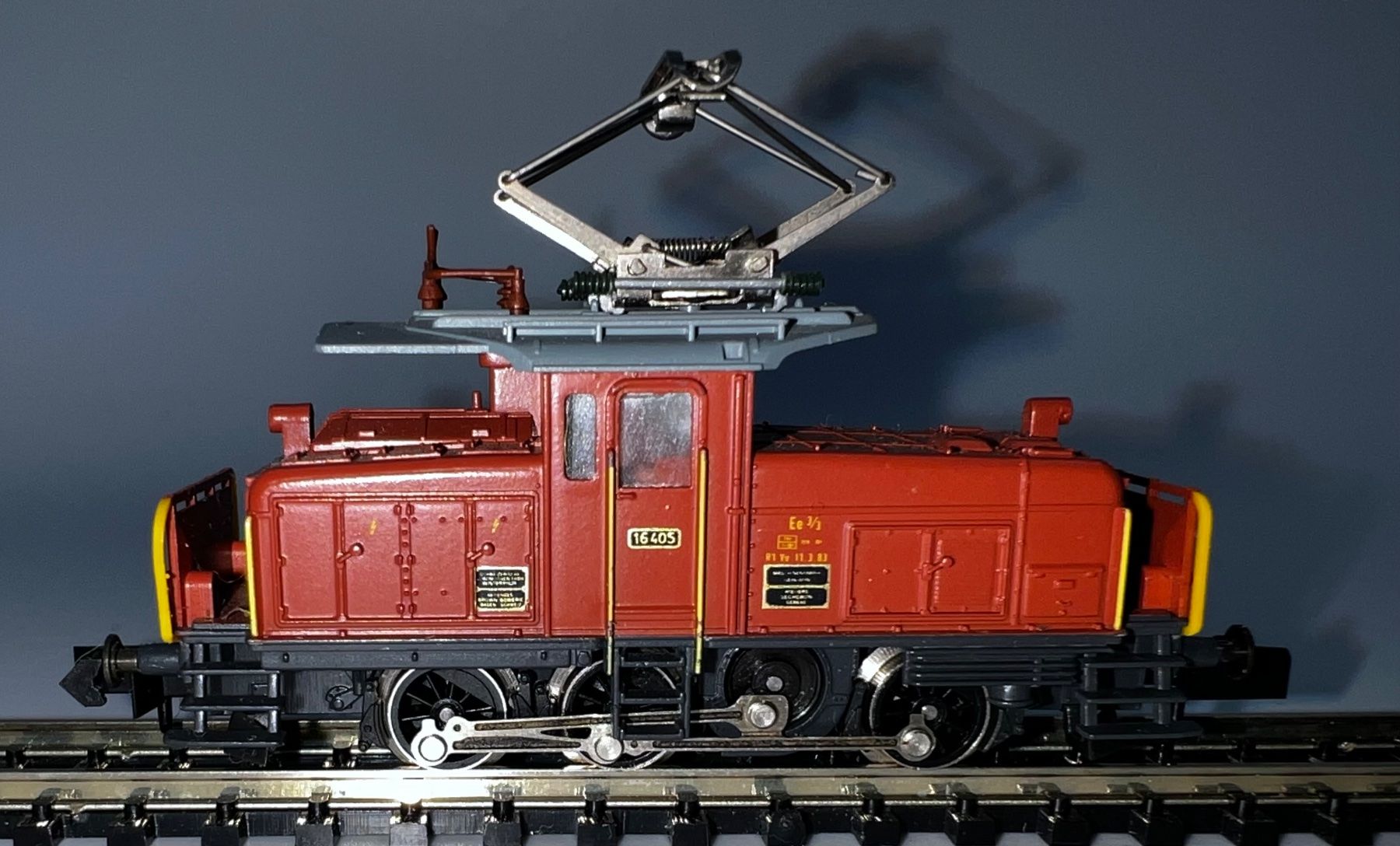 Arnold Modellini di ferrovie: Lok, Arnold-N, Ee 3/3 der SBB (2425) – Usato da Basel venduto da jonnyhaas 1