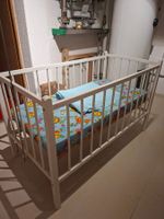 Kinderbett weiss mit Matratze und Decke guter Zustand