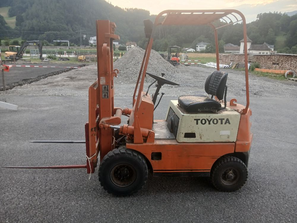 Schalldämpfer für Toyota 7 8 FG / FD / FGF / FDF 10J-35 Gabelstapler