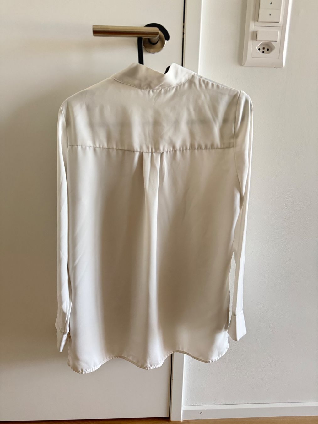 Blusen: Blouse with tie neck white size S – Gebraucht aus Dübendorf von zhe_69pd 1