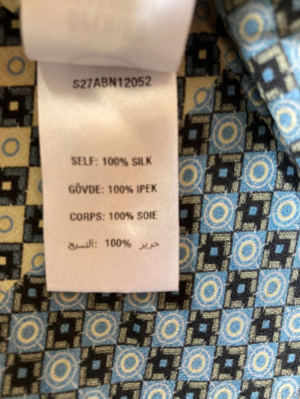 Tuniques: Lange Bluse 100% Seide, mit grosser Kapuze – D'occasion à Basel par lilavintage 4