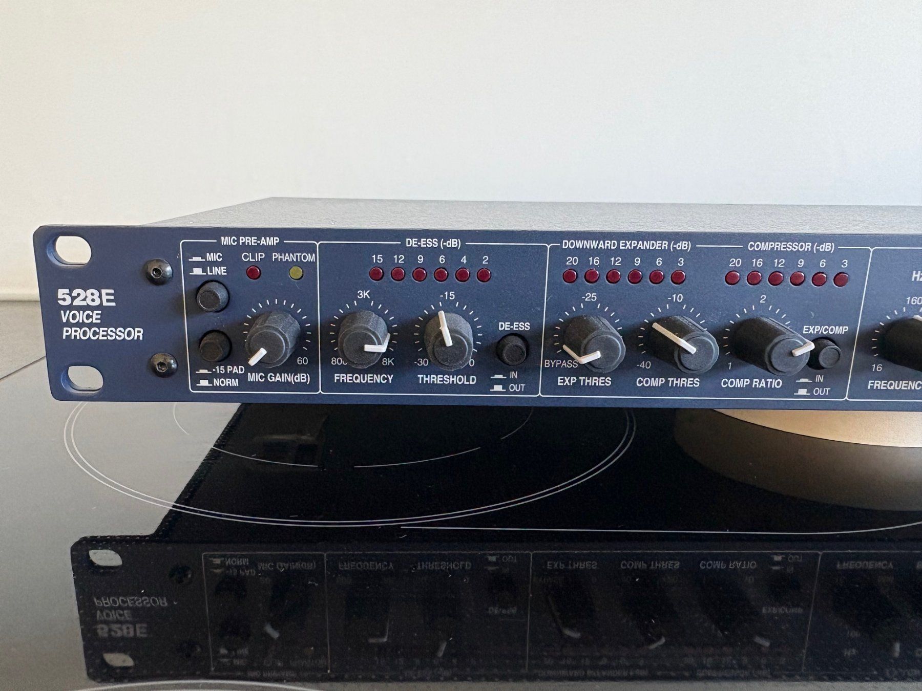 Equalizzatori: Symetrix 528E Voice Processor - Analoger Channel Strip – Usato da Aarwangen venduto da Chieko123