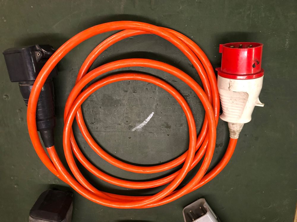 Stromadapter 380 volt (Gebraucht) in für CHF 20 – mit Lieferung auf ...