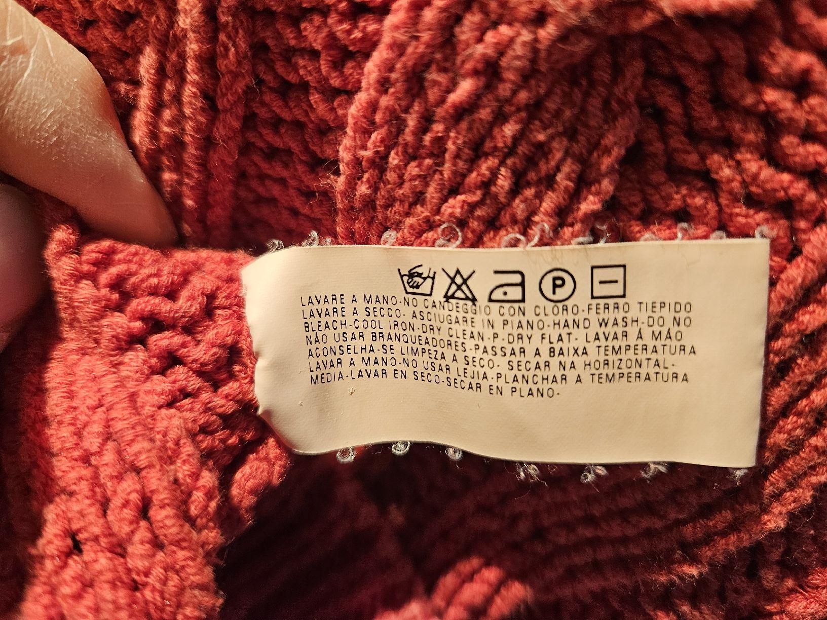 Armani Maglioni & Felpe: Pullover von Armani, grösse S – Usato da Plasselb venduto da Mabischer 5