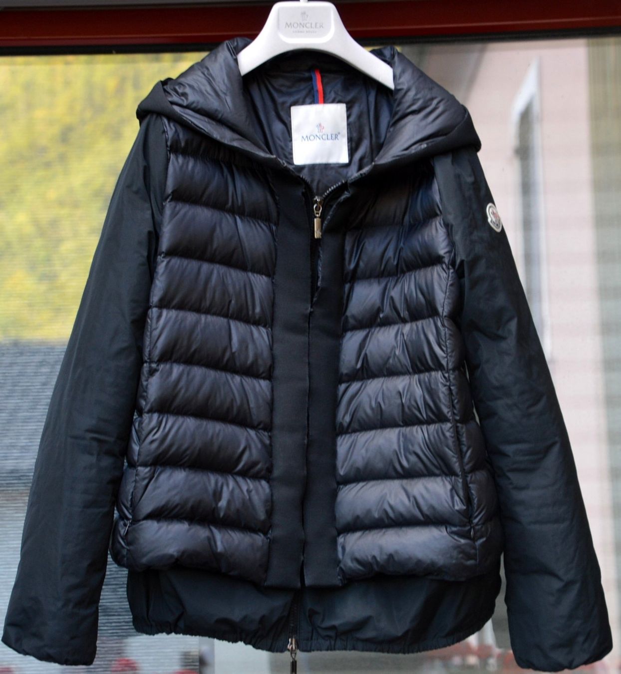 Moncler Giacche: Jacke Moncler veste .1 – Usato da Collonges venduto da Auganien 4