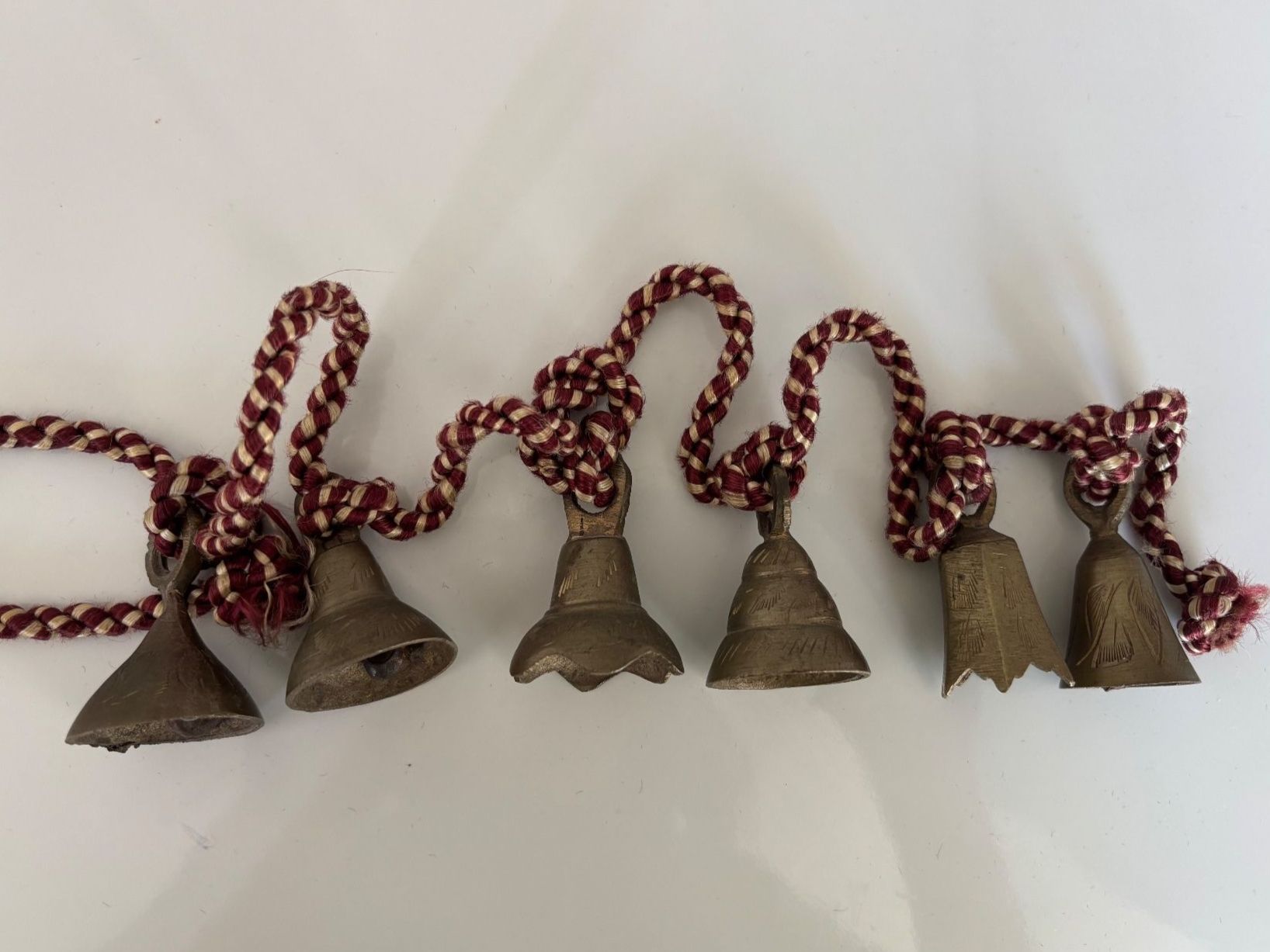 Campanacci mucche: 6 Vintage Antike Indische Messingglocken – Usato da Horgen venduto da uge_pd5p 1