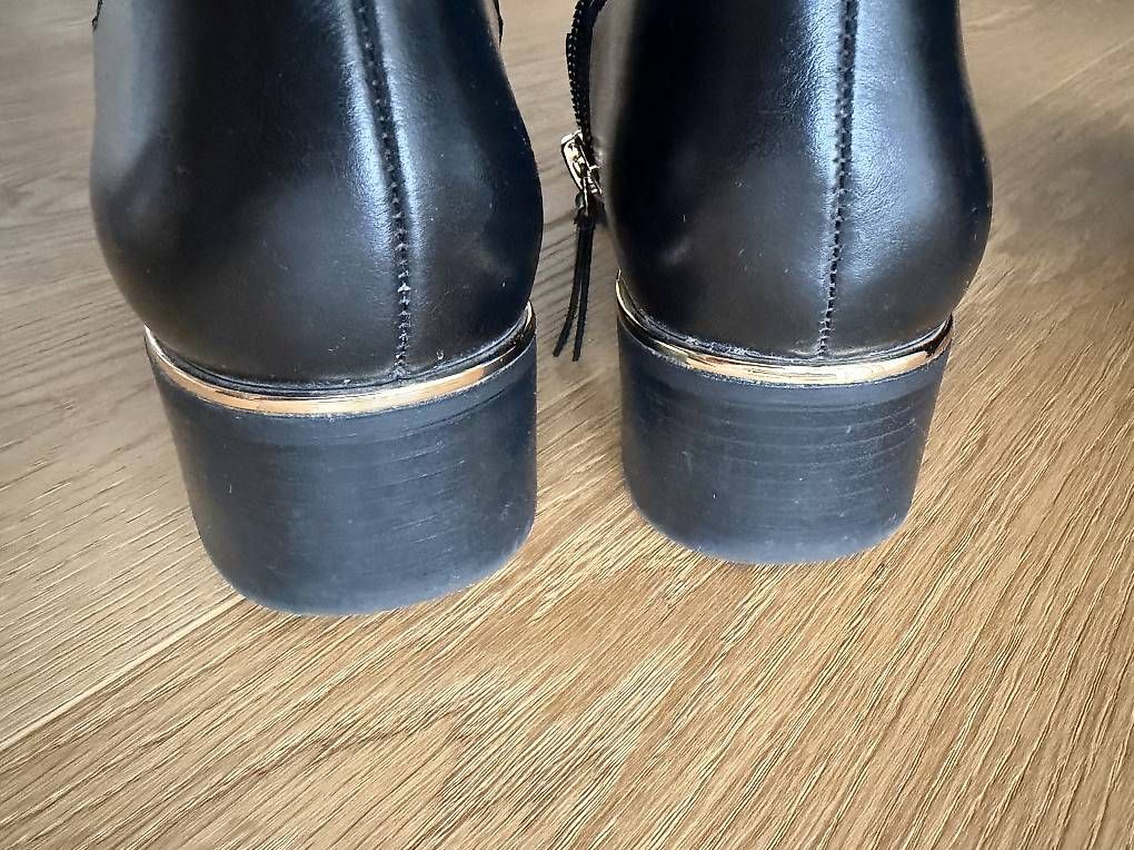 Chaussures femmes: Overkneestiefel  – D'occasion à Muttenz par jea_2wtm 4