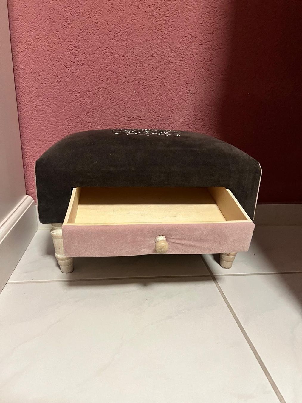 Hocker: Kleiner Hocker mit Holzschublade – Gebraucht aus Muhen von lau_7wcq 2