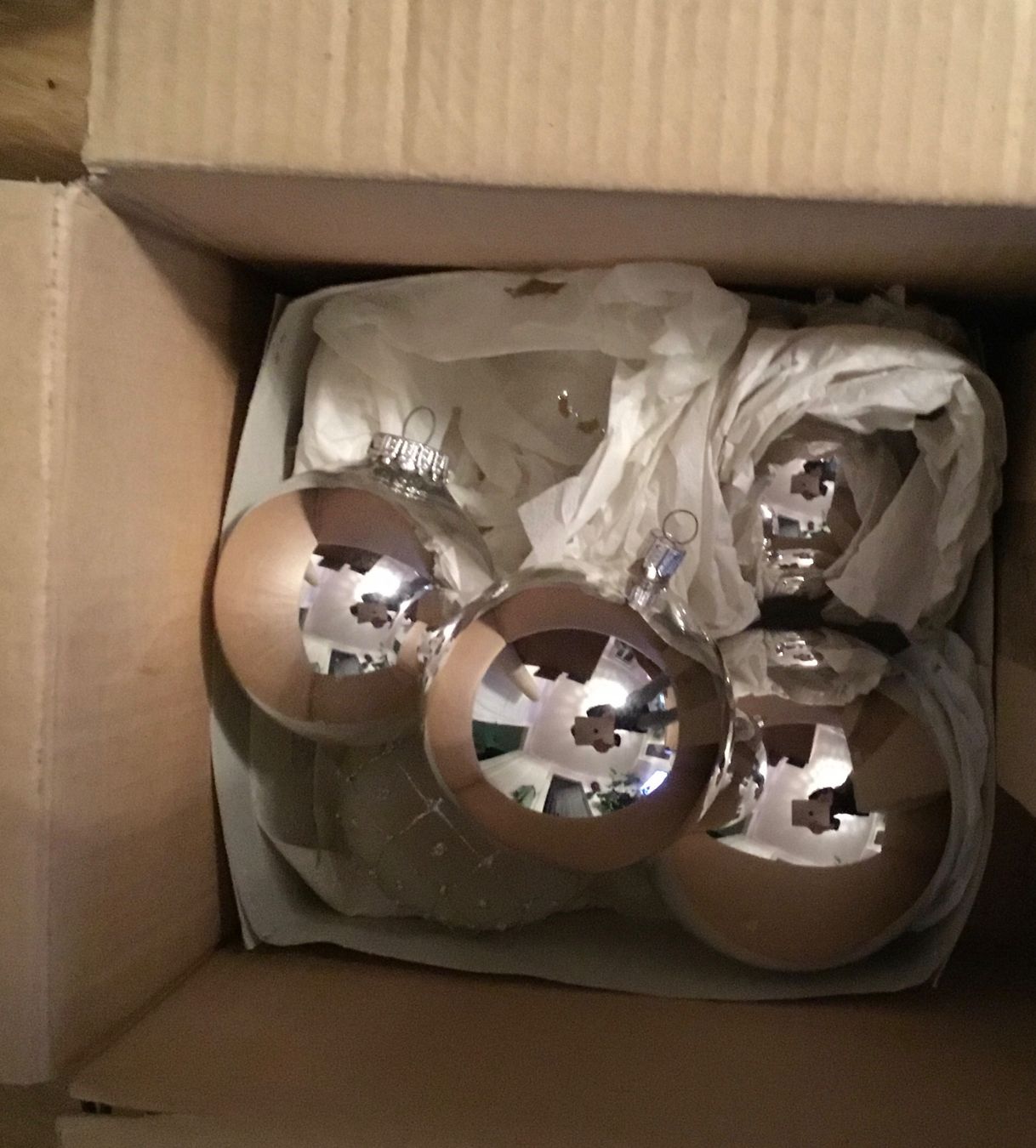 Tutte le decorazioni: Christbaumschmuck und Ständer – Usato da Schlieren venduto da Jeajet 1