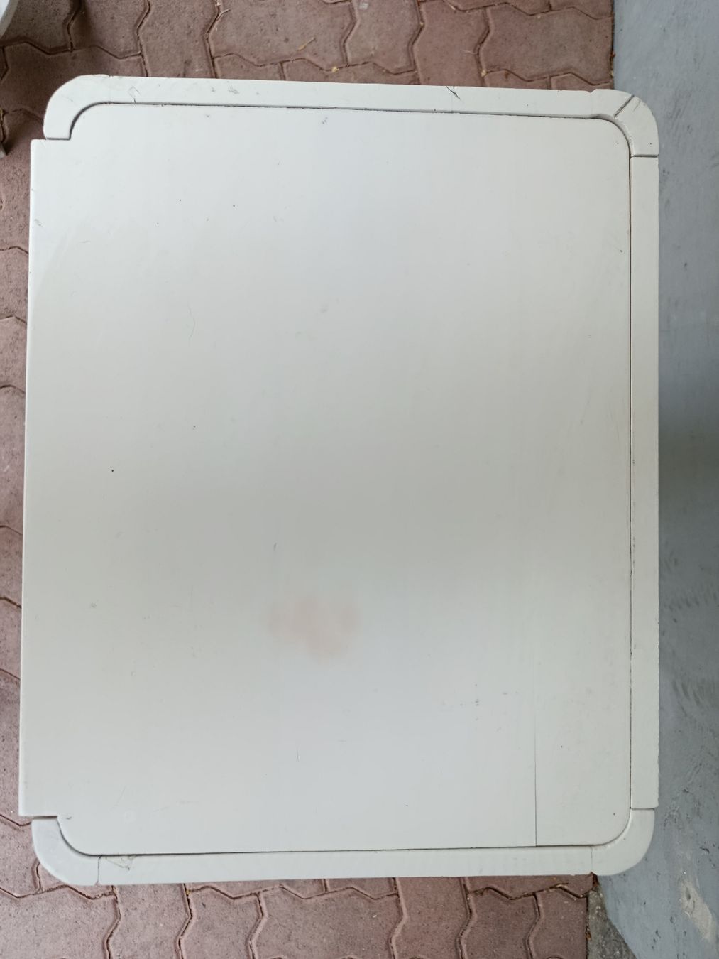 Cassettiere: Weisses Holz-Schränkchen – Usato da Basel venduto da Clay66 2