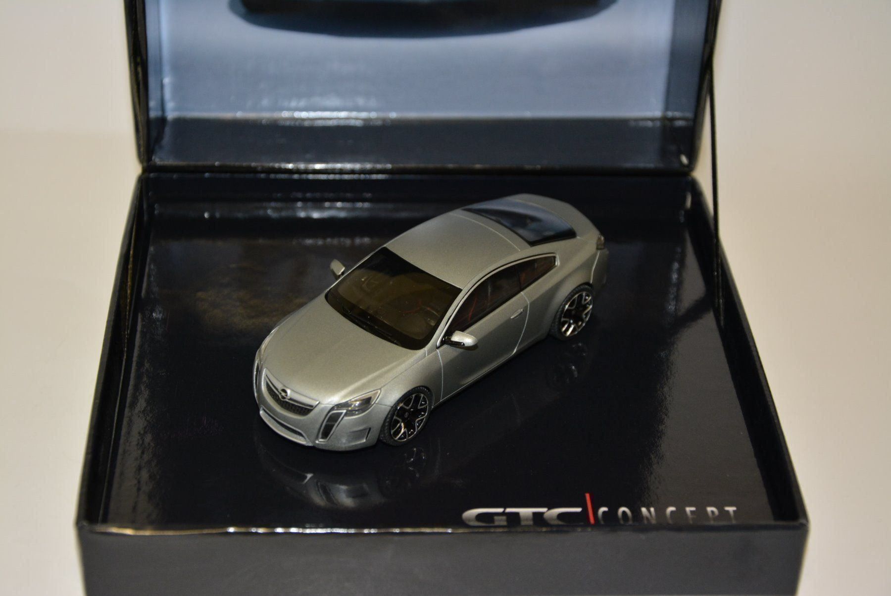 Schuco Modellini d'auto: Opel GTC Concept  2007 , Schuco , 1:43 – Nuovo e nell'imballaggio originale da Goldach venduto da Feivel9