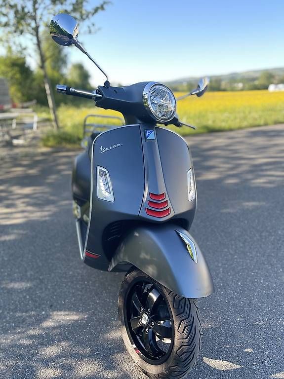Scooter: Piaggio Vespa GTS 300 ABS/ASR – Usato da Hochdorf venduto da Kiddy0