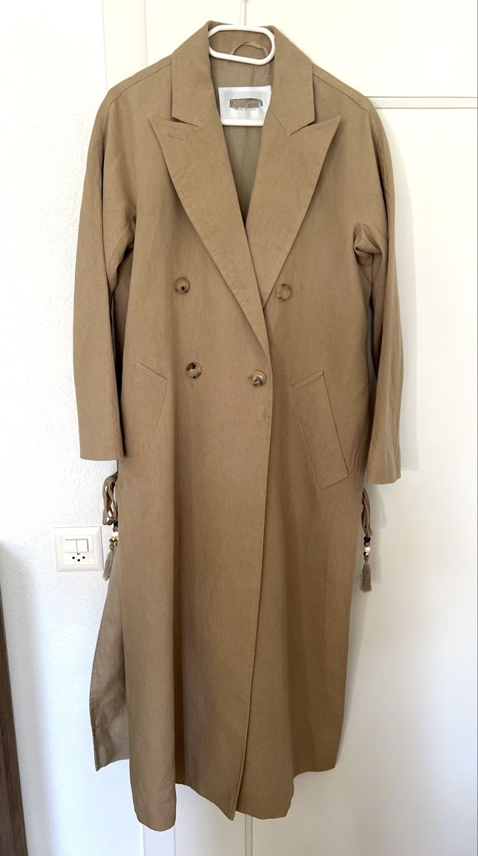 Max Mara Cappotti: Max Mara Leinen Trench – Usato da Sion venduto da b2c1cat