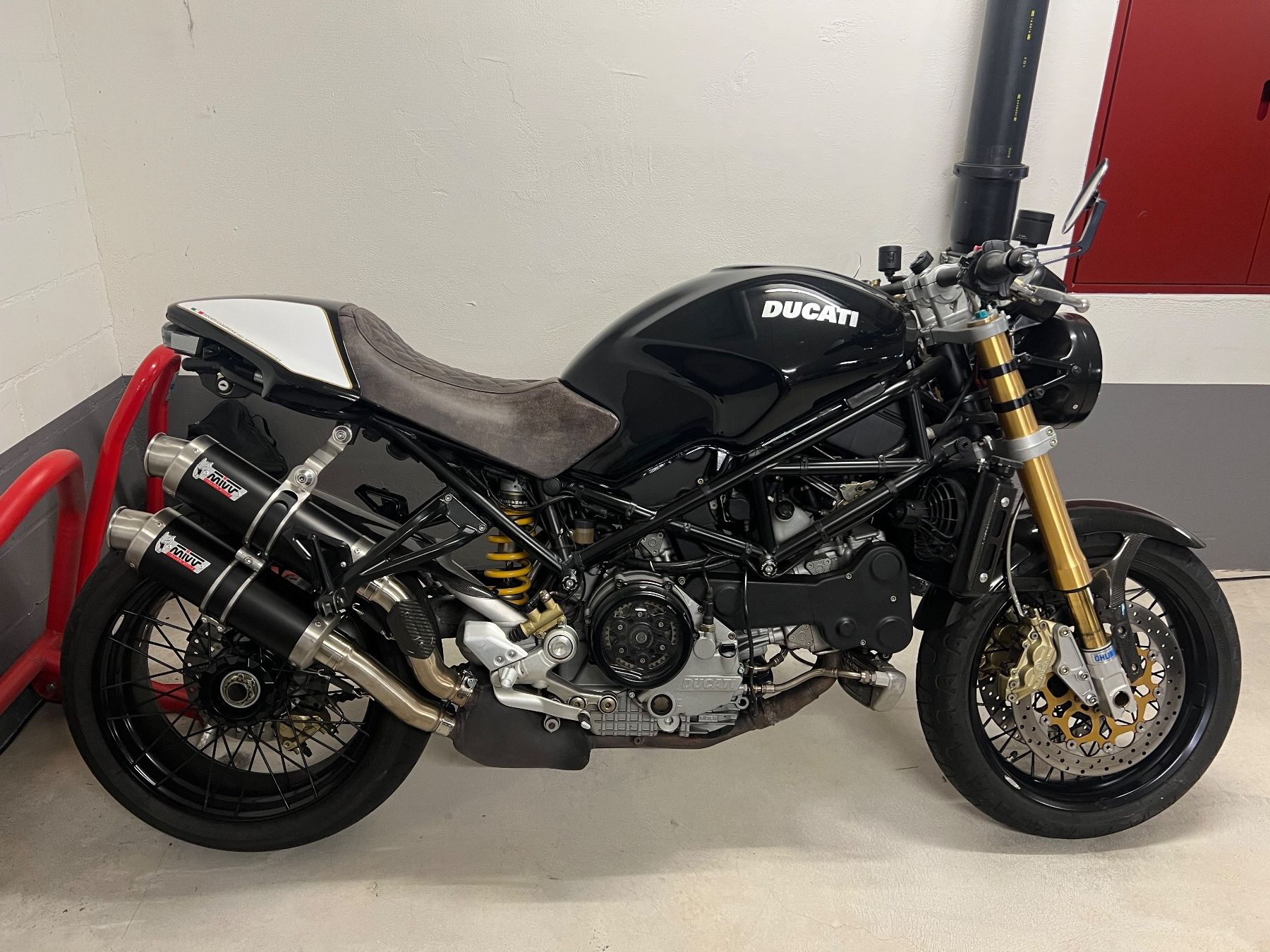 Ducati Strada: Custom Ducati Monster S4R mit Zulassung – Usato da Uetikon am See venduto da Nodoubt2