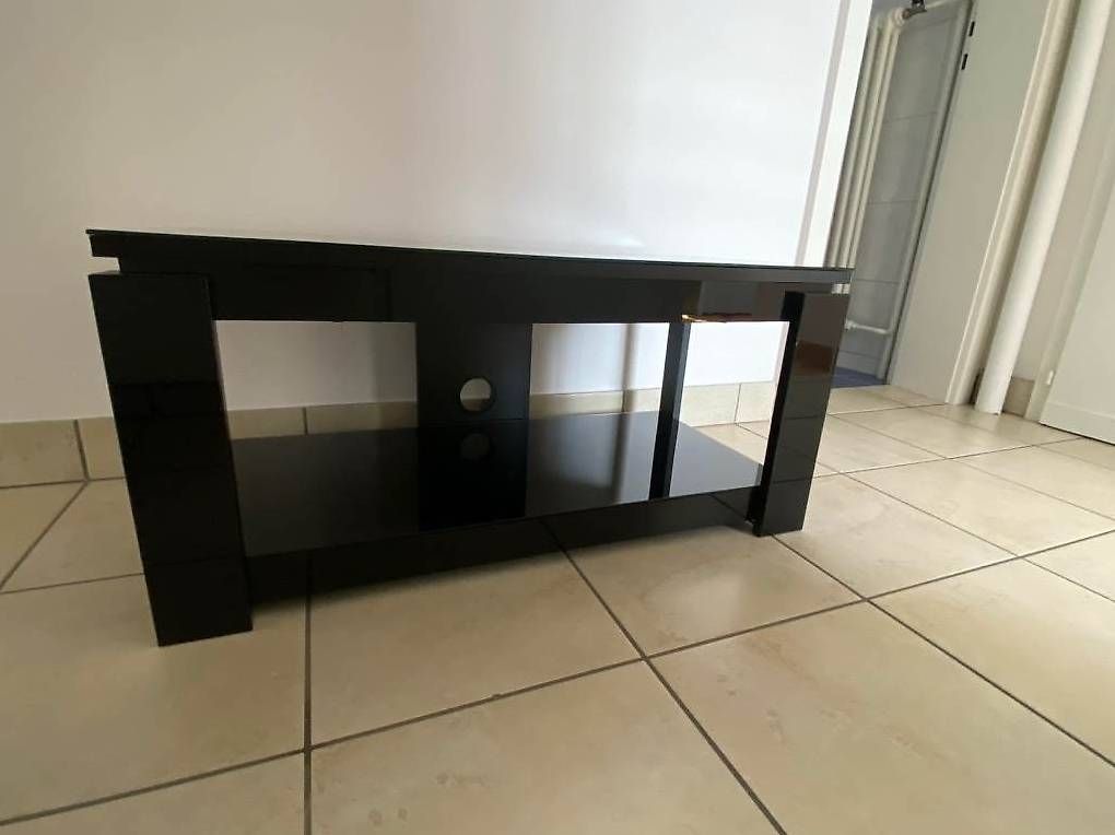 Mobili TV: Meuble TV – Usato da bôle venduto da Pilou83 1