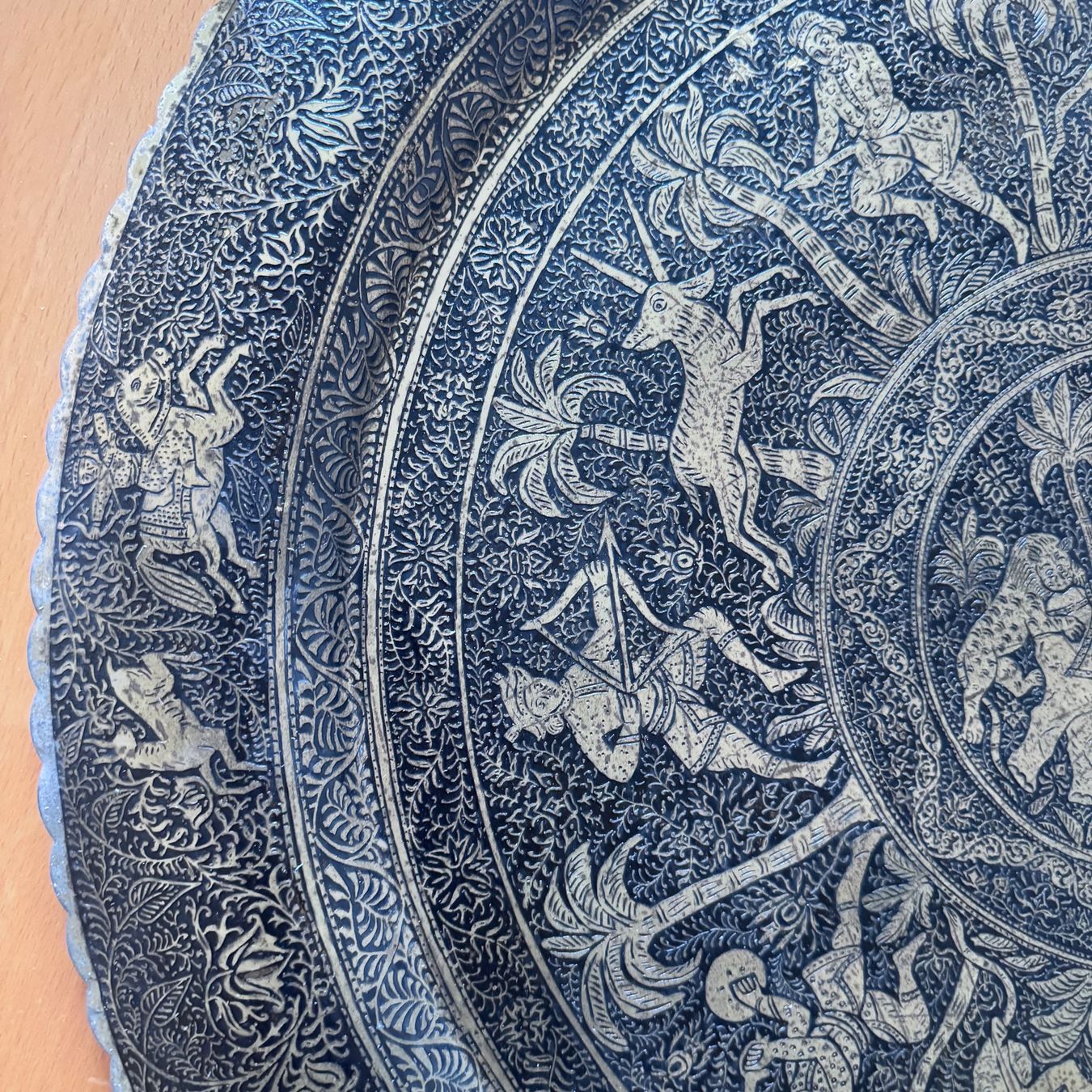 Piatti di portata: Prunkvolles orientalisches Messing-Tablett /59cm Durchmesser – Usato da Thun venduto da houzli 3