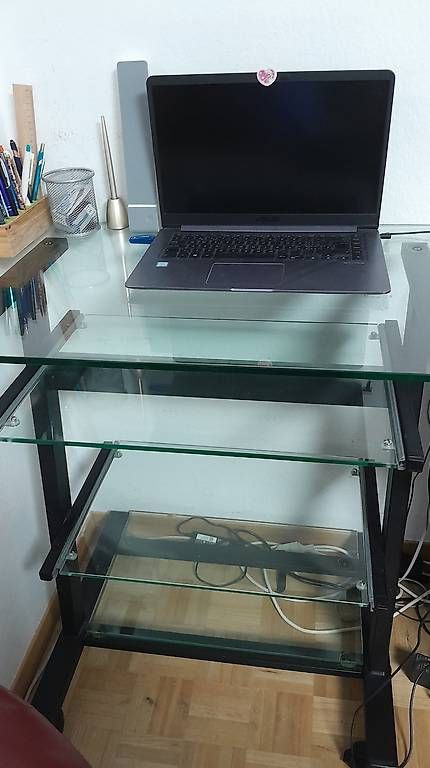 Scrivanie: Bürotisch aus Glas und Stahl – Usato da Schwerzenbach venduto da Aura888 1