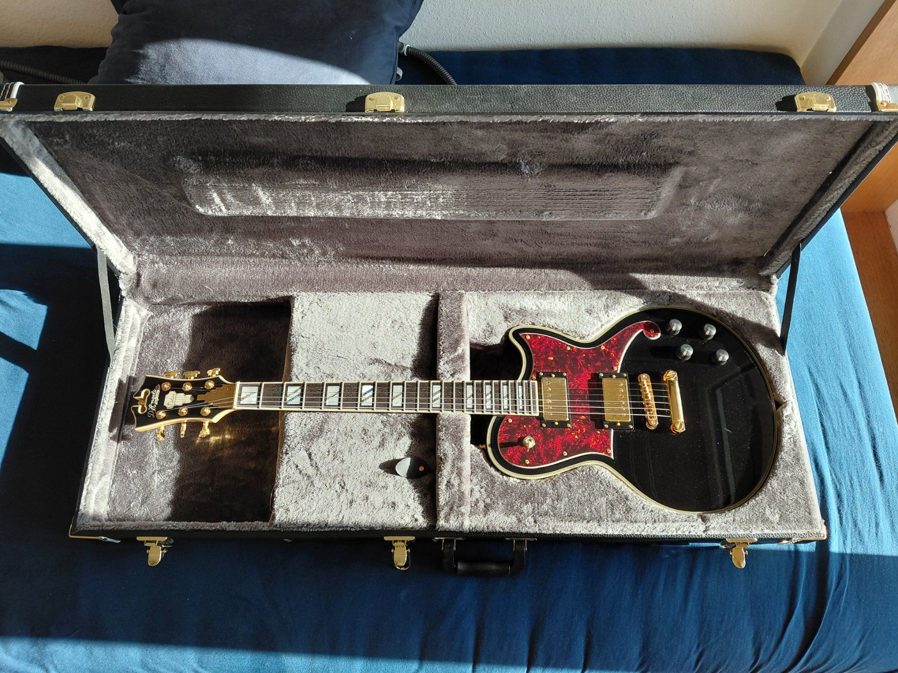 Strumenti musicali: D'Angelico Deluxe Atlantic Solid Black – Usato da Bachenbülach venduto da hank05 1