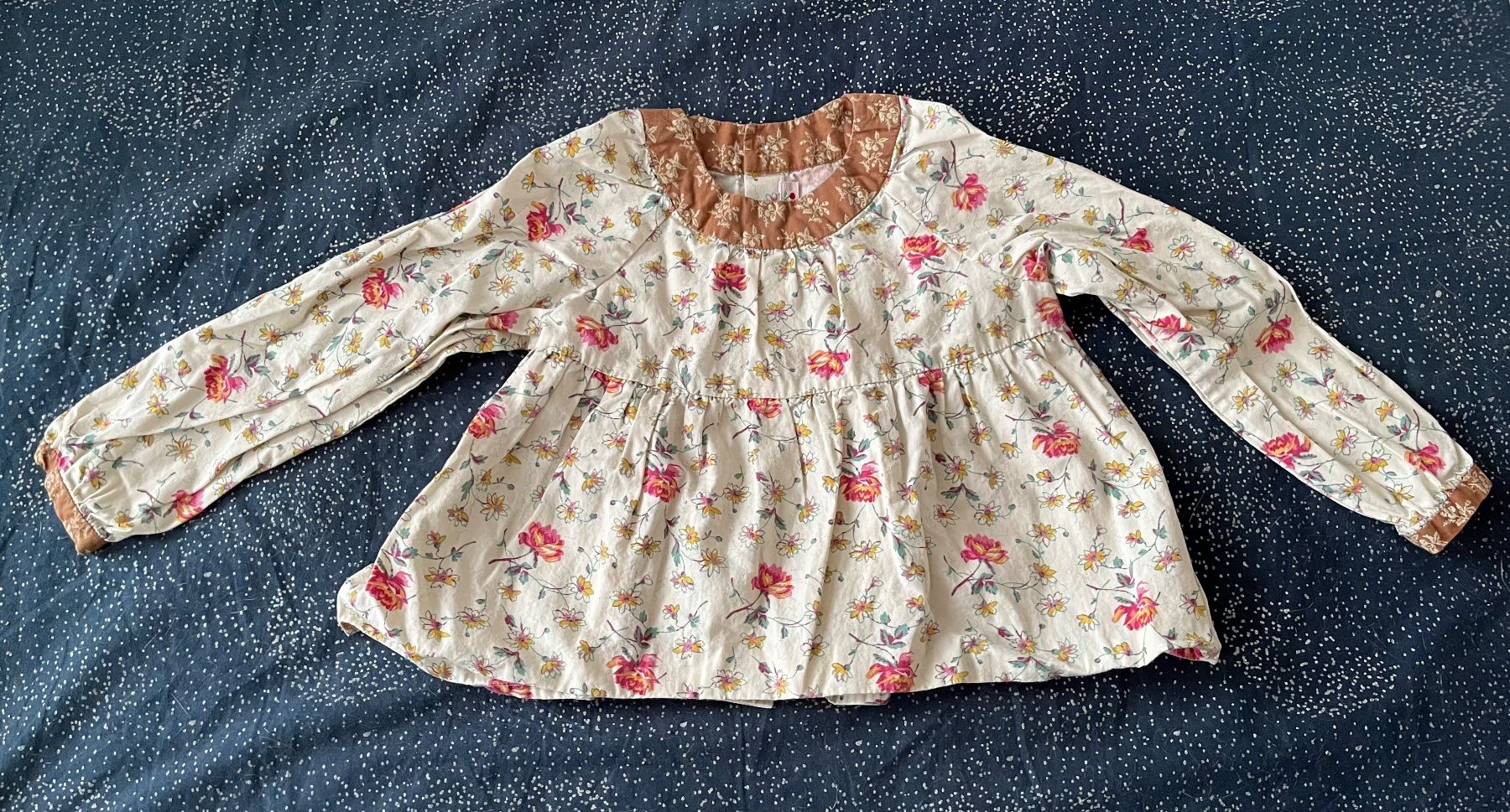 Bonpoint Hemden, Tops & T-Shirts: Bluse von Bonpoint, Grösse 18 Monate – Gebraucht aus Triboltingen von zimtsterndli5