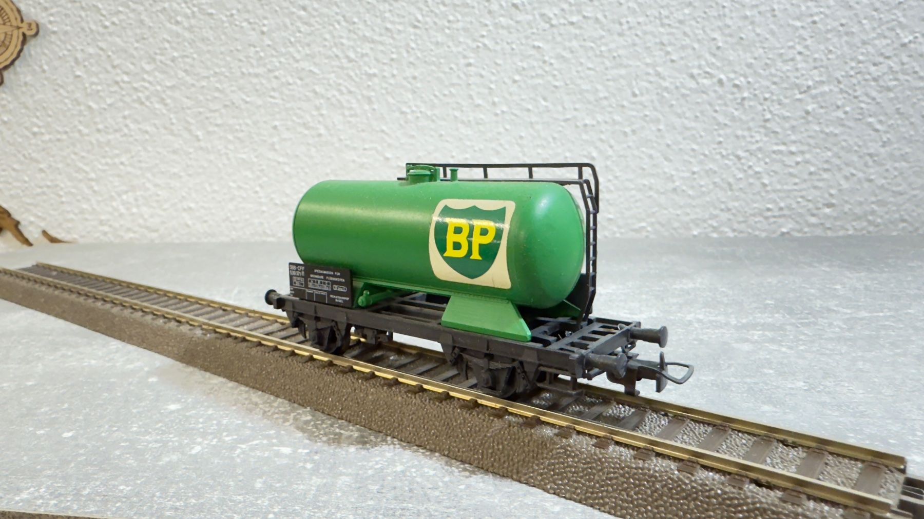 Liliput Modellini di ferrovie: Liliput Kesselwagen BP H0 / DC – Usato da Windlach venduto da Kelebra 2