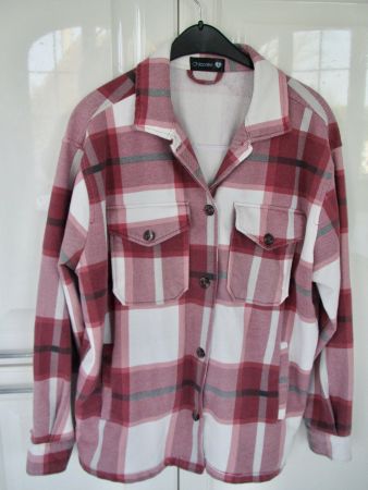 VESTE CHICOREE A CARREAUX  NEUVE