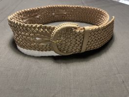 Cintura intrecciata pelle beige, perfetta per tua vista chic