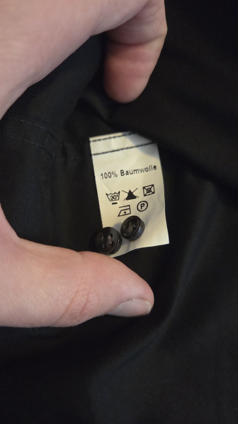 Globus Camicie: schwarzes Hemd Globus – Usato da Dällikon venduto da luca_2799 2