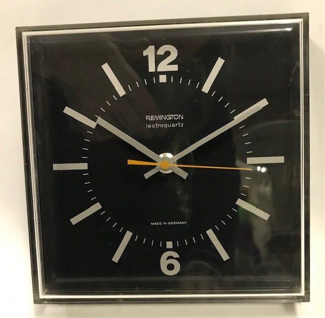 Orologi da terra & Orologi da parete: Wanduhr schwarz von Remington 4- eckig – Usato da Zürich venduto da gigimai67