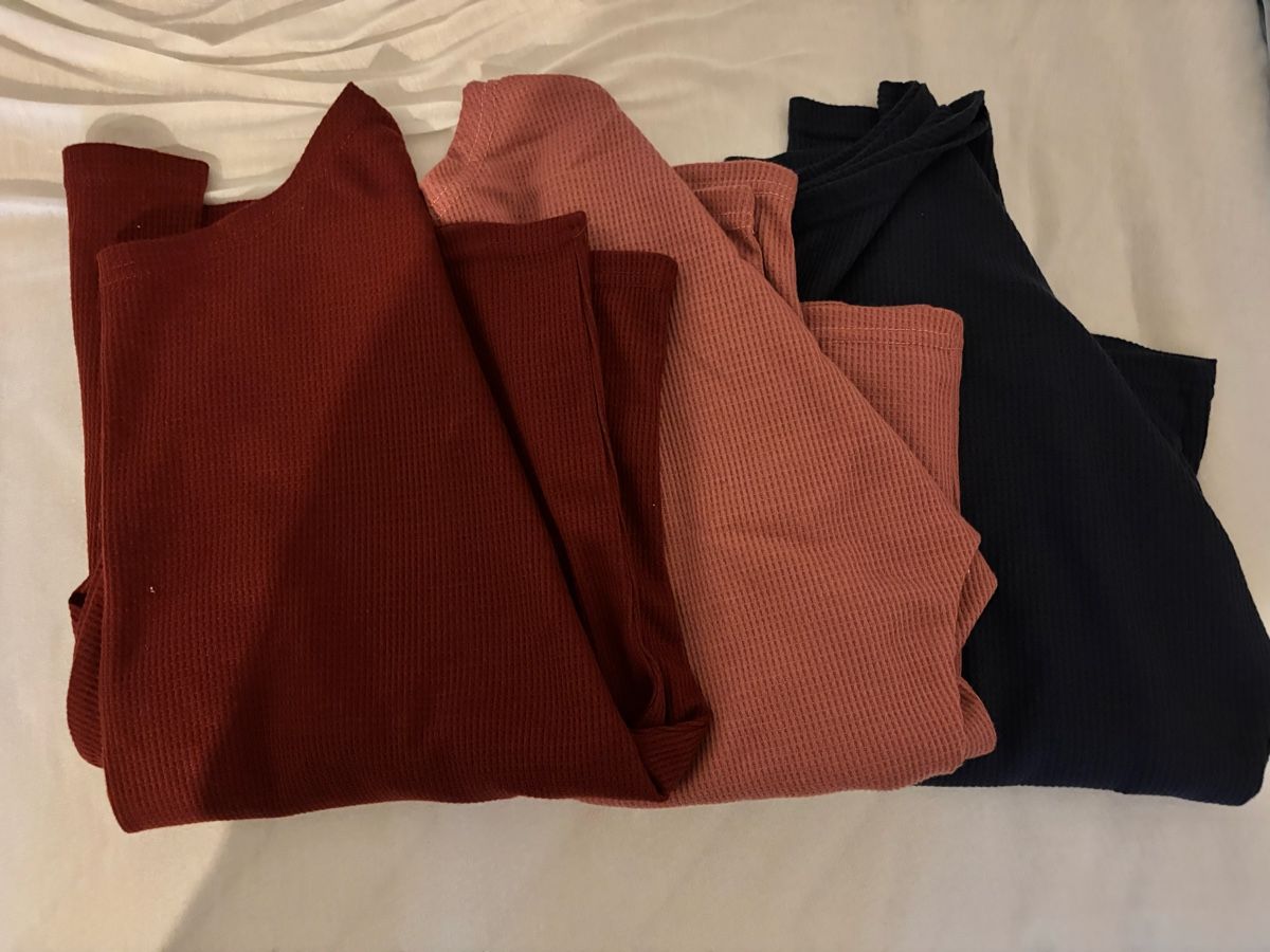 Tops: Langarmshirt gerippt  – Neu (gemäss Beschreibung) aus Rapperswil SG von JuViSh 2