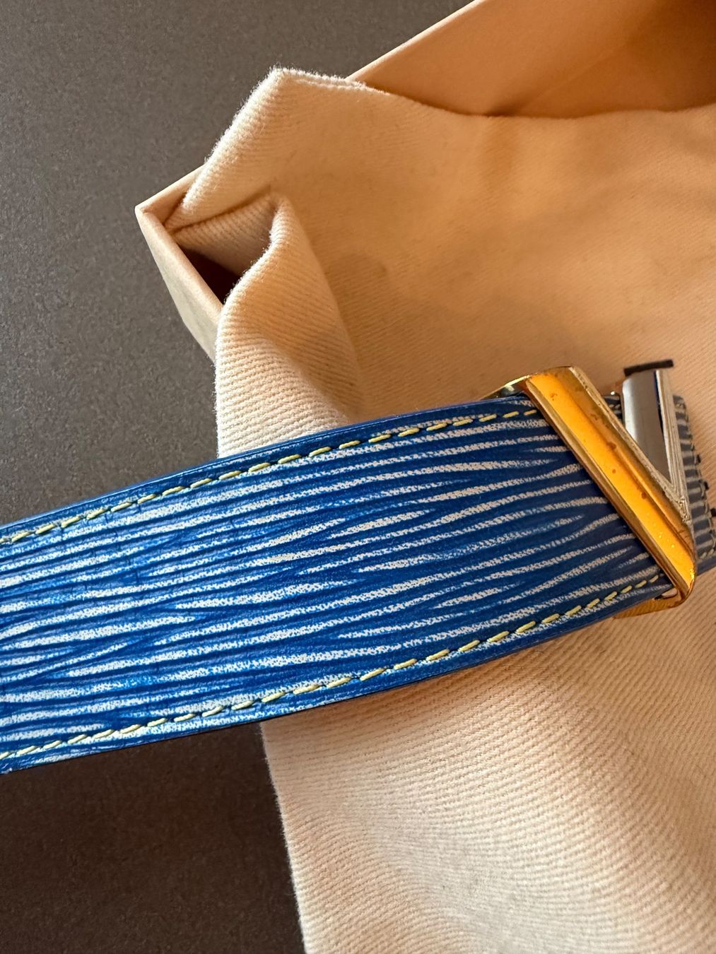 Louis Vuitton Cinture: LOUIS VUITTON GÜRTEL TWIST blau – Usato da Castagnola venduto da joonam 6