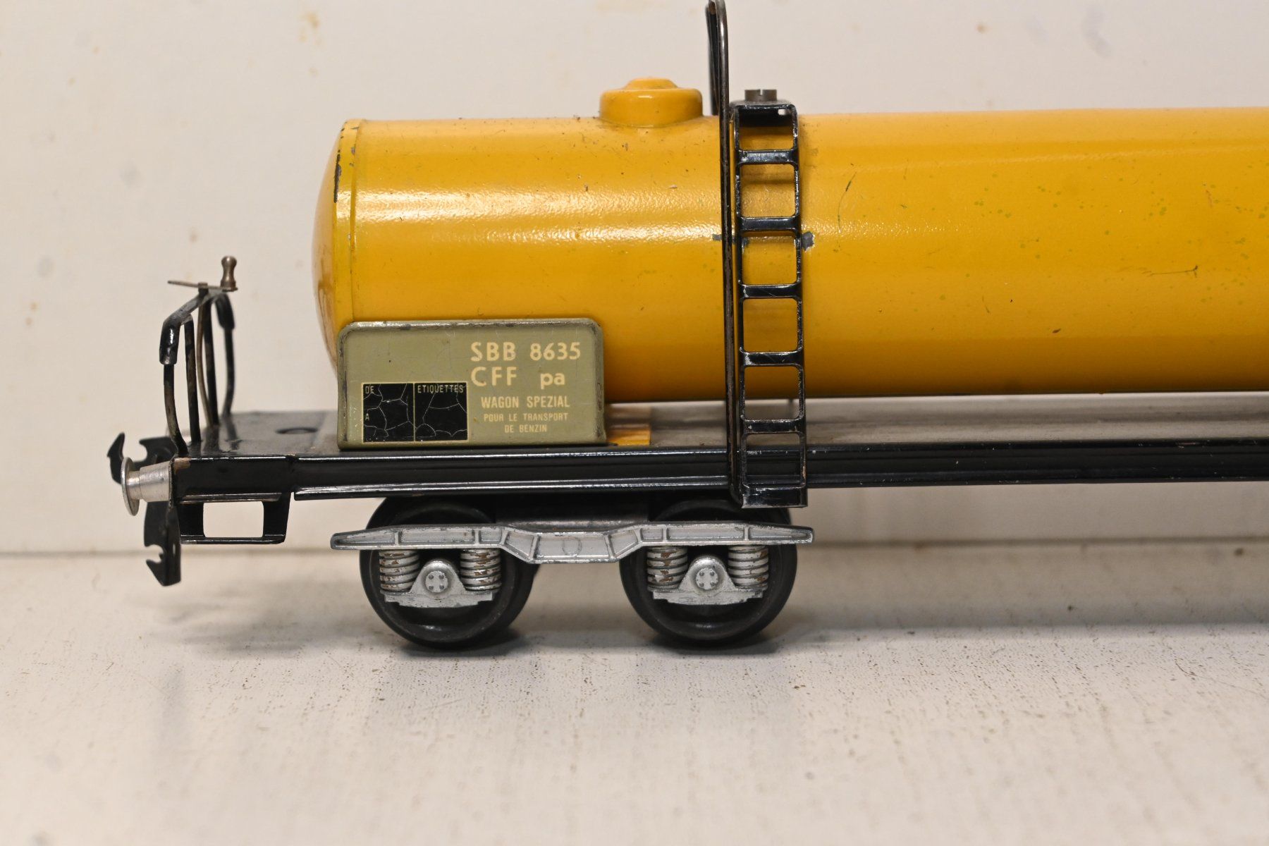 Buco Modellini di ferrovie: Buco Shell Transportwagen Spur 0 – Usato da Laupen ZH venduto da Zmoewe 1