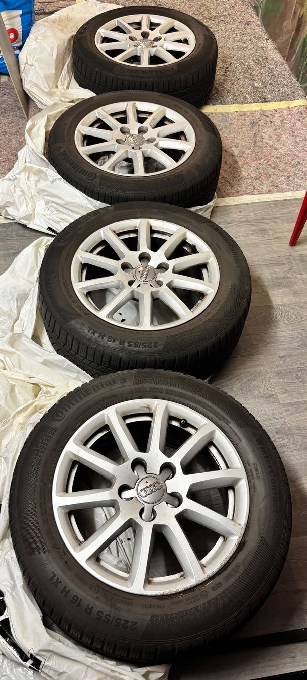 Audi Pneus & Roues: Audi a 4 Felgen – D'occasion à Luzern par edmundart