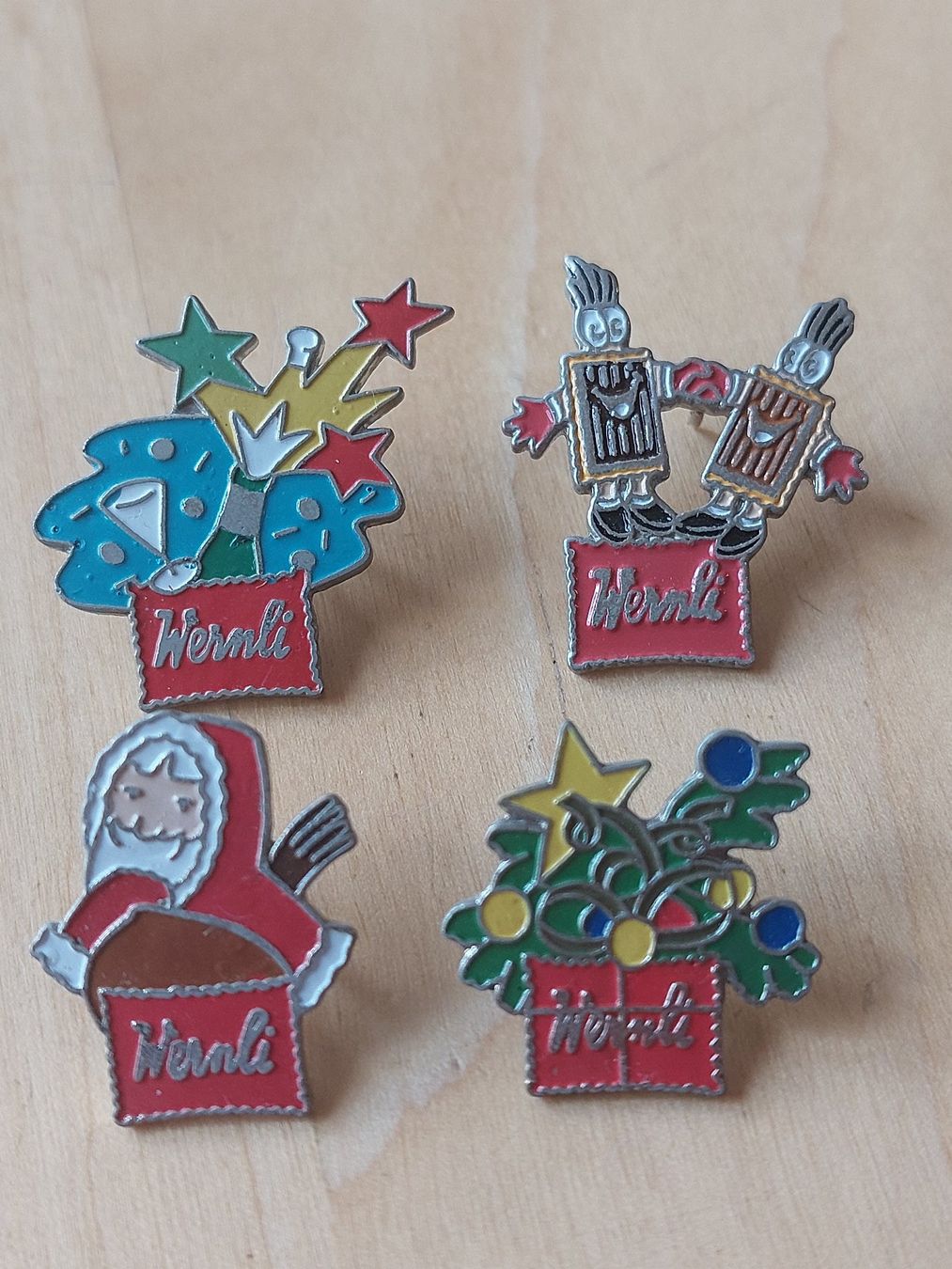 Placchette & Badge: 4 WERNLI - PIN – Usato da Gipf - Oberfrick venduto da Esnoopy