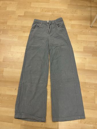 Breite Bershka Hose Gr. 34 (XS)