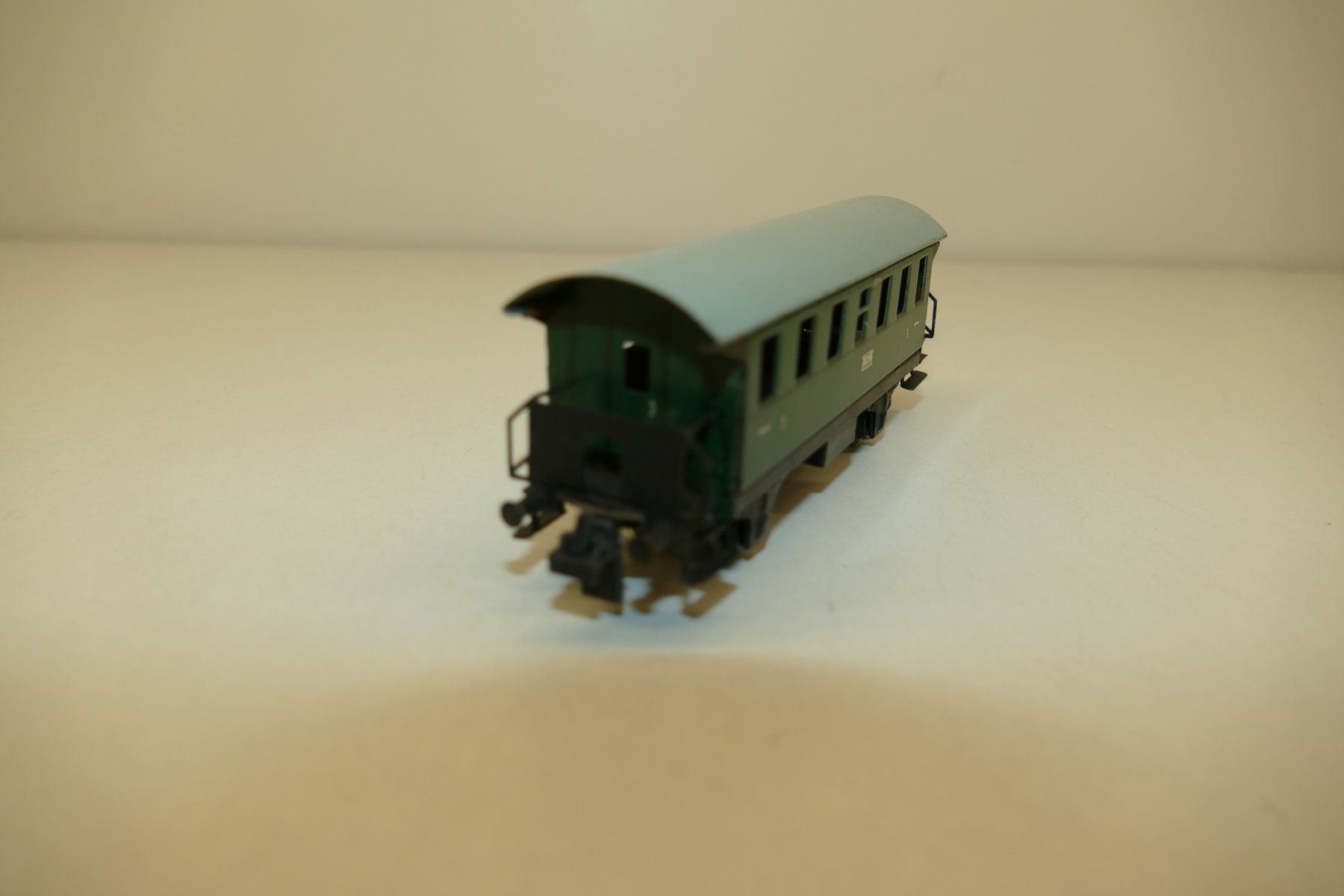 Trix Modellini di ferrovie: Trix Express H0: DB 3.Kl. Personenwagen – Usato da Niederhasli venduto da rail-duerst 1