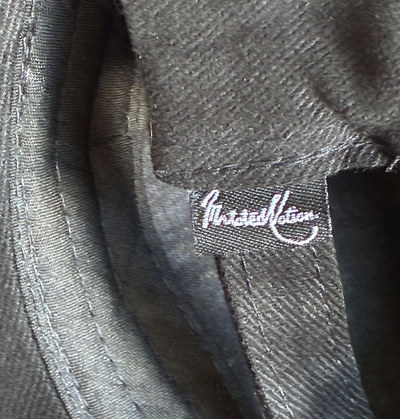Copricapi, berretti & cappellini: Schwarze Mütze/Base Cap von MUTATEDNATION – Usato da Kloten venduto da Nephty 7