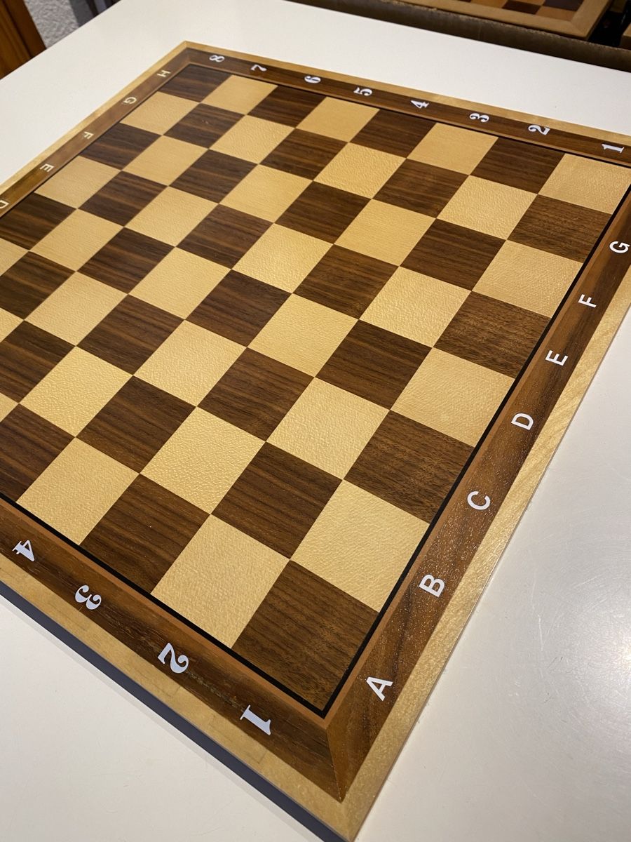 Spiele: Turnier- Schachbrett 50mm/ 47x47, Topp♟️ – Gebraucht aus Utzigen von Lasagne99