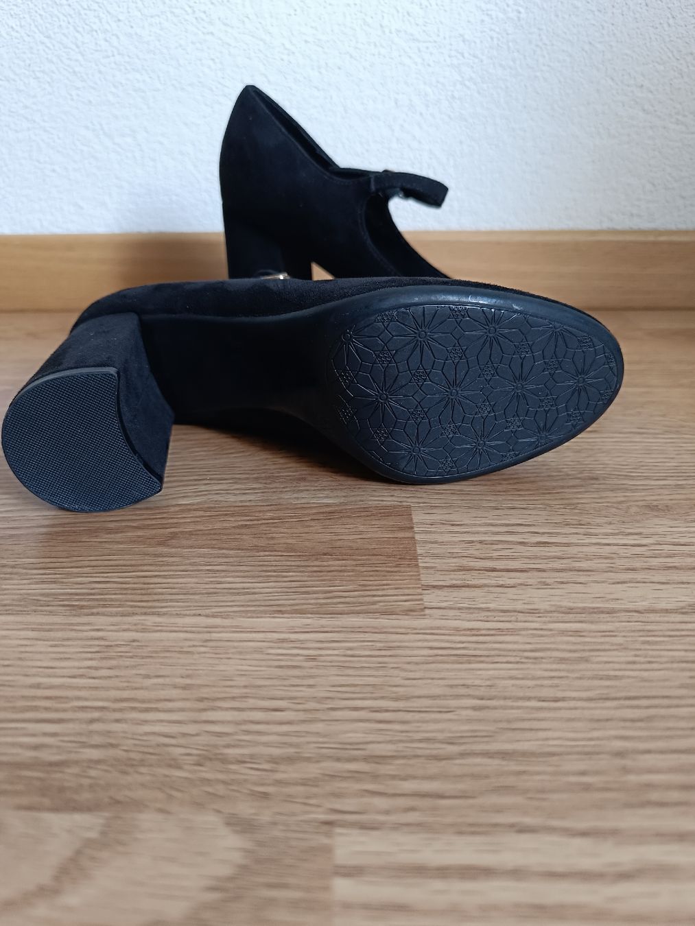 Graceland Scarpe da donna: Schwarze Wildleder-Optik Pumps Gr. 40  – Nuovo (secondo la descrizione) da Arbon venduto da lui_8wpm 2