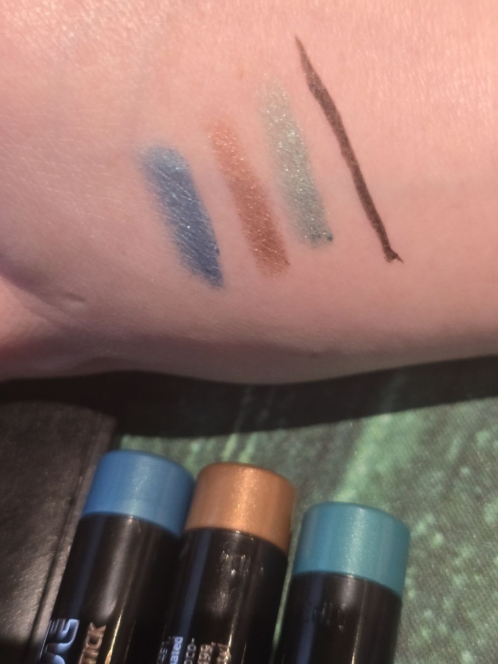 Make-up: Déesse Lidschattenstift Set, 3 Stk. – Nuovo (secondo la descrizione) da Winterthur venduto da Rumpunzelchen