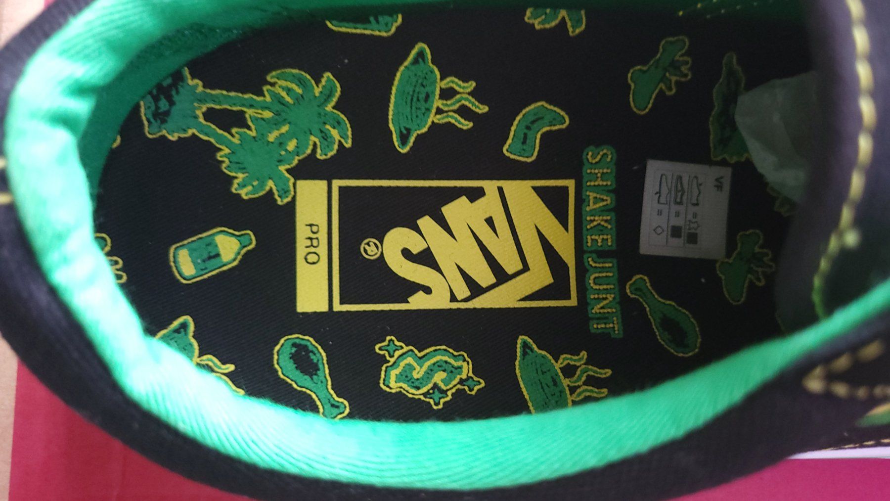 Vans Scarpe da uomo: Vans Shake Junt – Usato da Bern venduto da Sneakerheadz 4