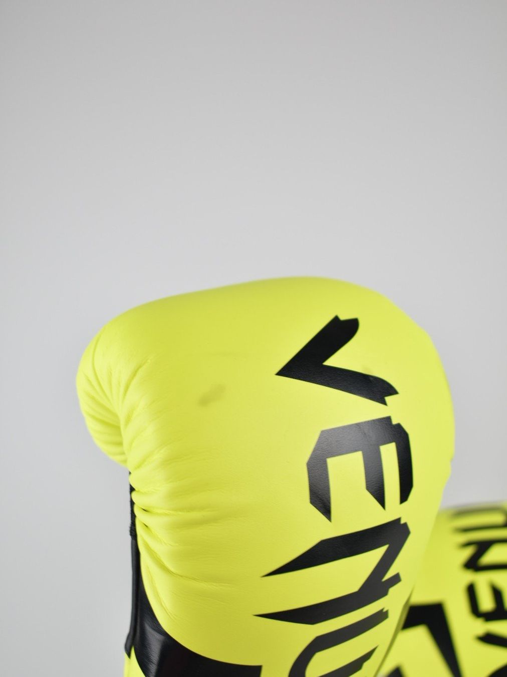 Guanti & manicotti: Venum Elite Boxhandschuhe Neongelb 10oz – Usato da Nürensdorf venduto da 2ND_STORY 4