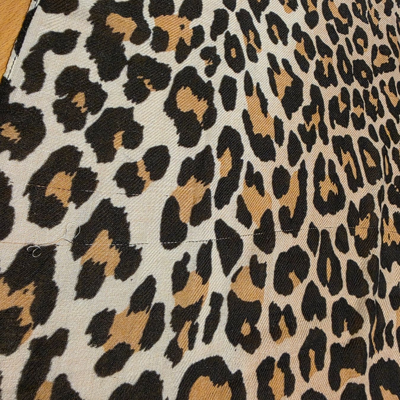 Foulard & Sciarpe: Schicker Leo-Schal🐆 – Usato da Wald ZH venduto da CapLux 3