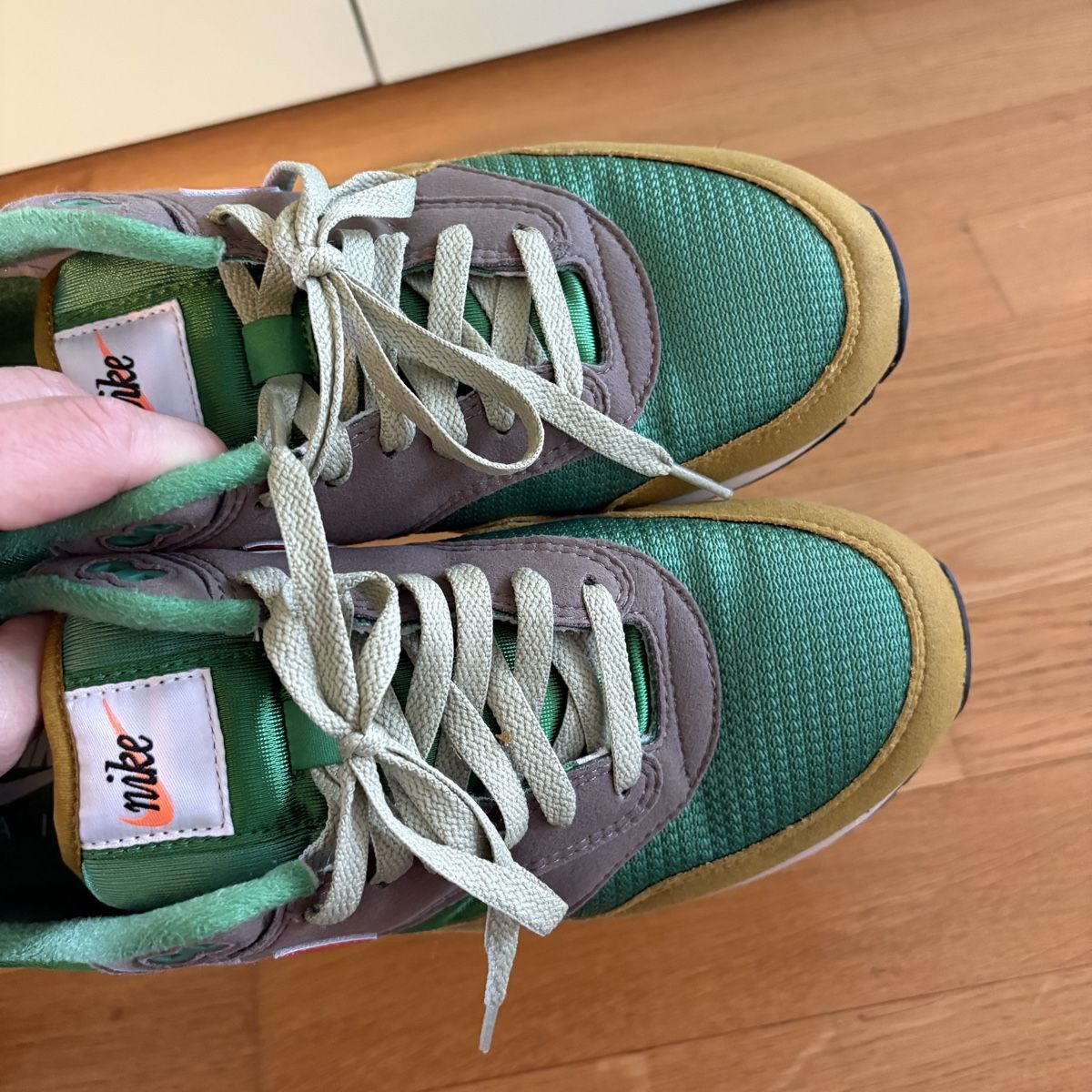 Nike Scarpe da uomo: Nike Air Max 1 86 Powerwall – Usato da Winterthur venduto da LaBodega 8