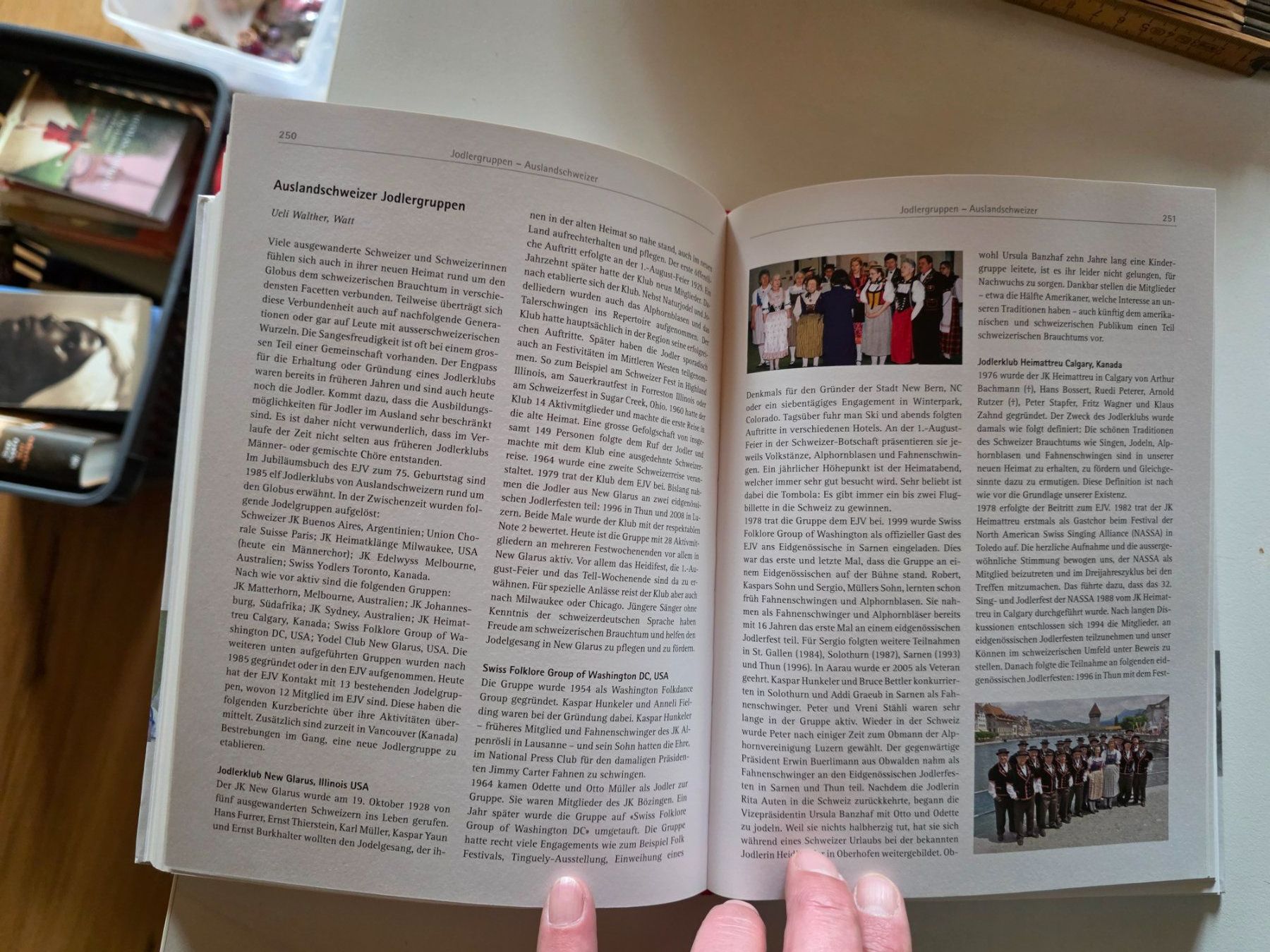 Libri: Lebendiges Schweizer Brauchtum - Eidgen. Jodler Verband 2010 – Usato da Walterswil BE venduto da Lonitti 2