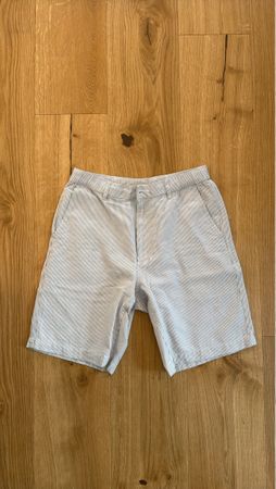Sommerliche Streifen Shorts, Grösse S, Top Zustand!