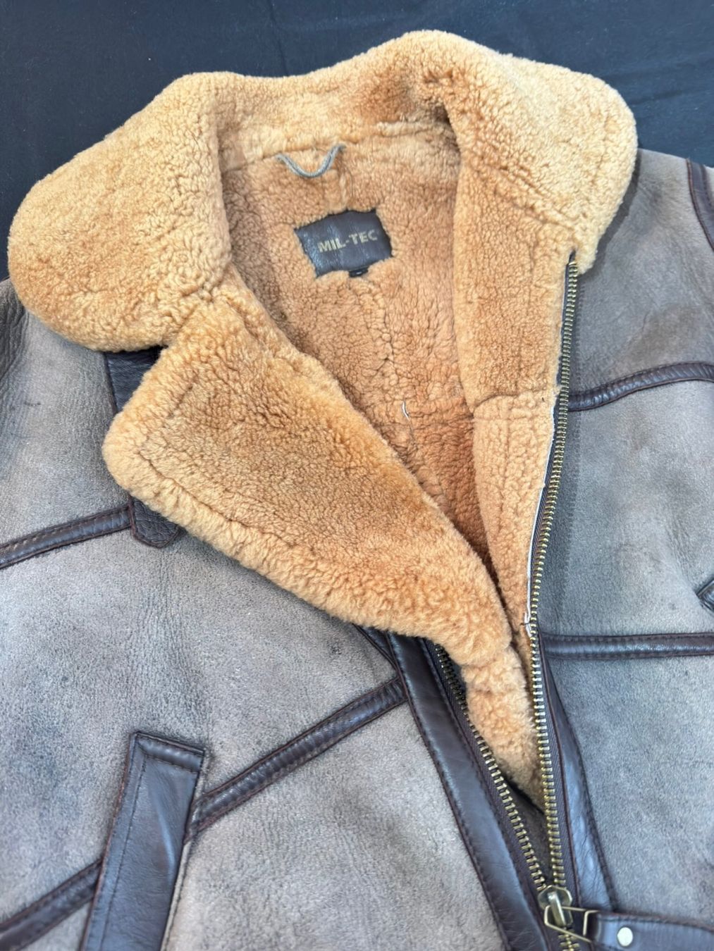 Bombardier Giacche: MIL-TEC BOMBARDIER SHEARLING JACKET SZ: L – Usato da Cortaillod venduto da Stay_Alive_vintage 7